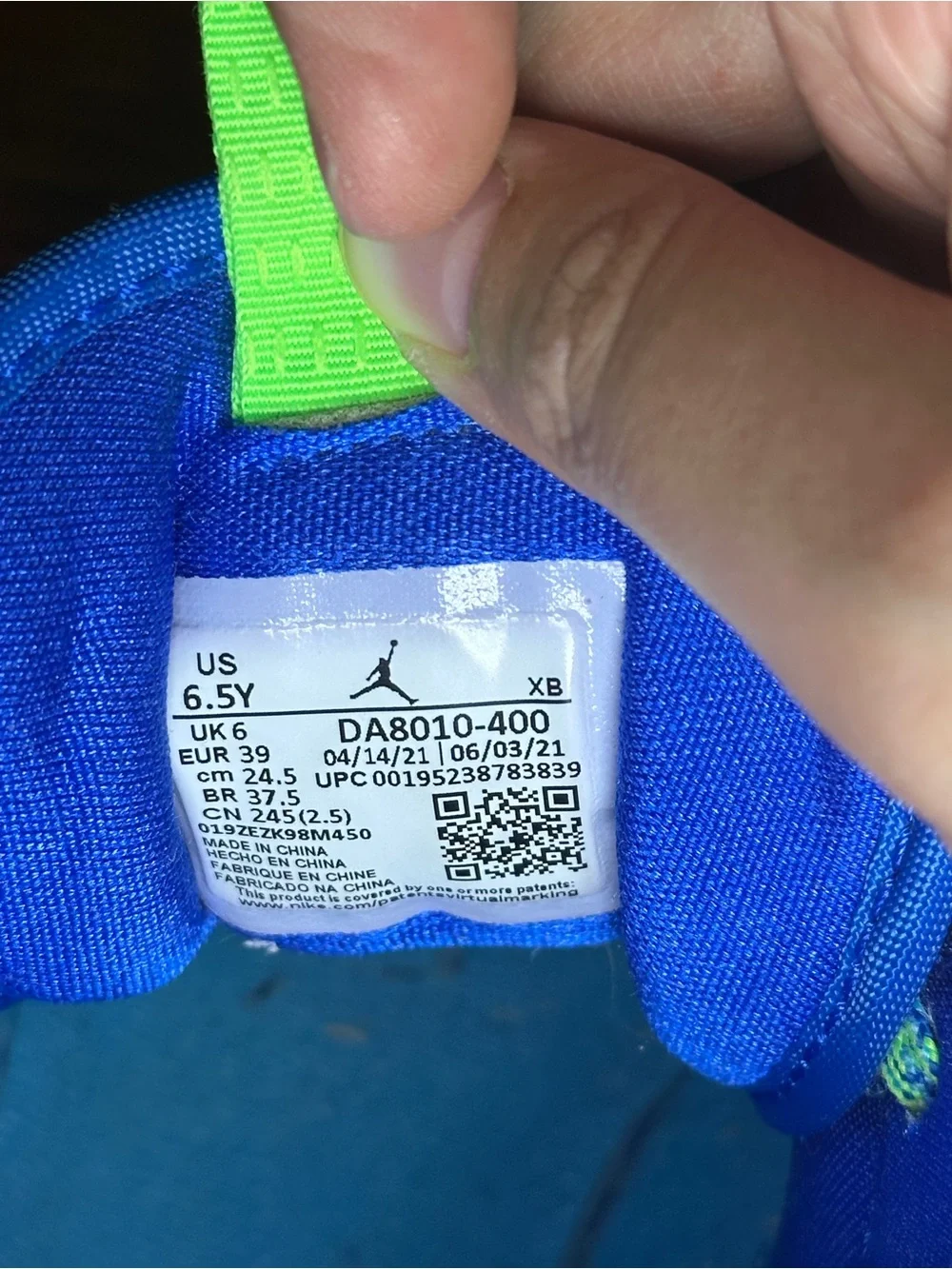Air Jordan 1 Mid SE GS 